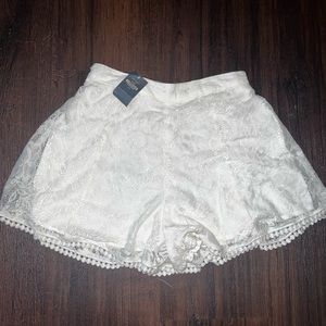 Hollister lace shorts - NWT